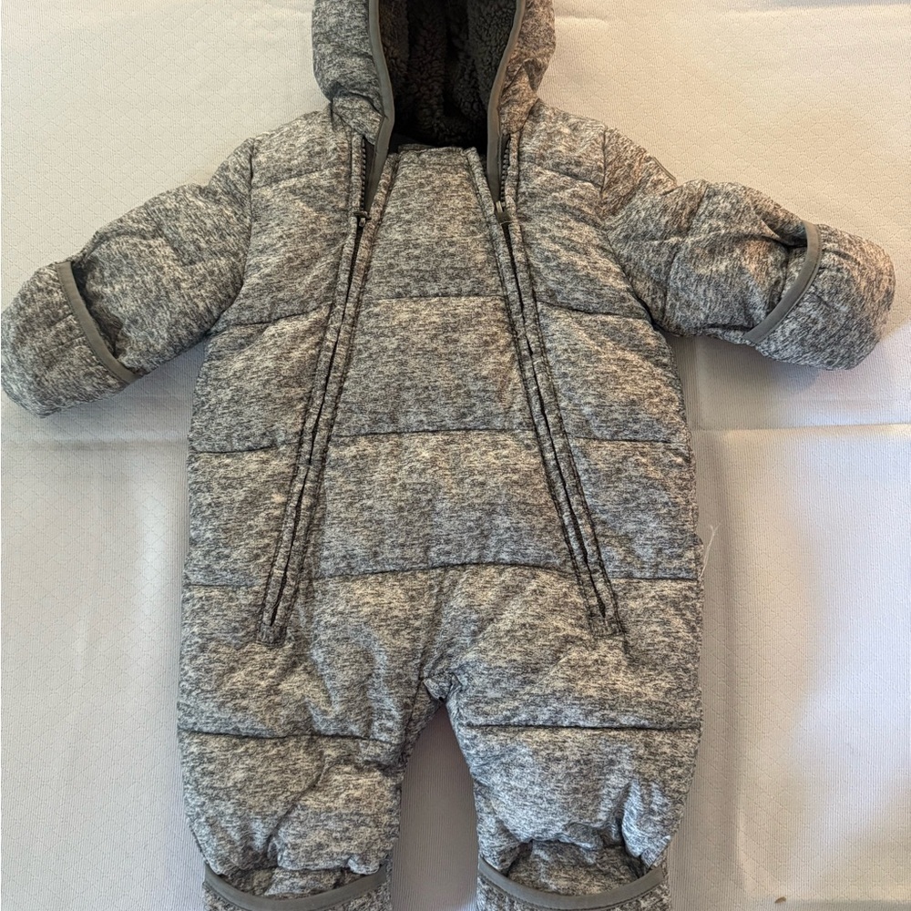 Baby Gap ColdControl Ultra Max Primaloft Fleece lined, baby snowsuit Size 0-6 mo